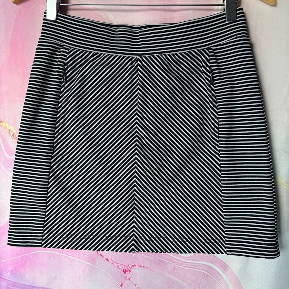 T by Talbots P Black White Diagonal Striped Skort Preppy Boardwalk Resortwear